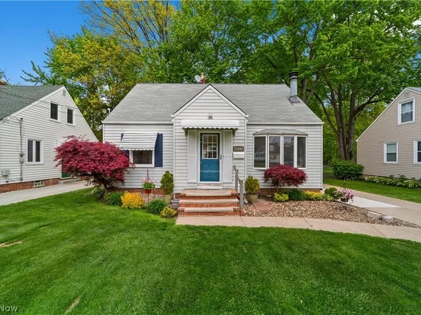 27840 Lincoln Rd, Bay Village, OH 44140