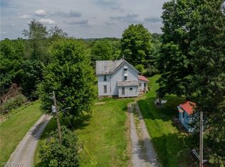 8666 Walnut Creek Bottom Rd NW, Dundee, OH 44624