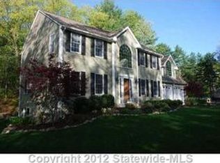 16 Mountaindale Rd, Smithfield, RI 02917
