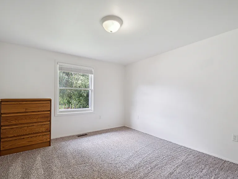 2480 Collegewood St — Photo 11