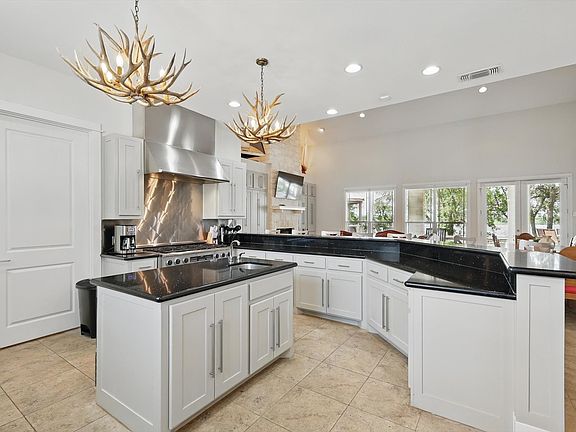 4th image of 1755 Park Rd #36