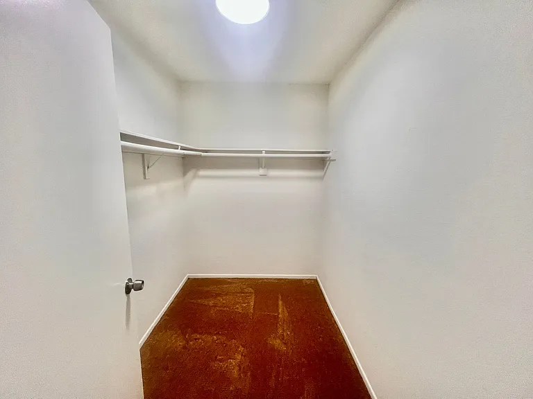 Lassen Apartments — Photo 19