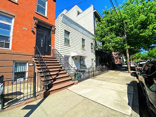 Rented by Corcoran | media 24
