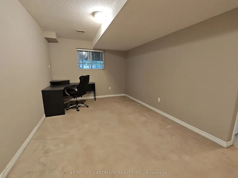 370 Sauve Cres — Photo 14
