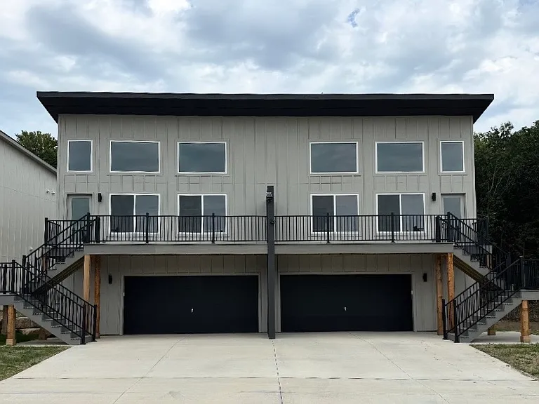 2900 SW Villa West Dr — Photo 1