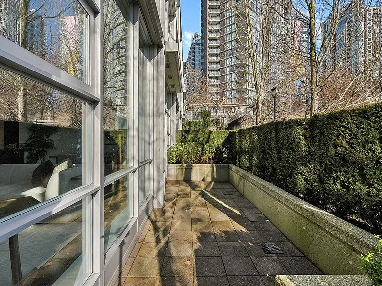 638 Beach Cres #Townhouse 105 — Photo 36