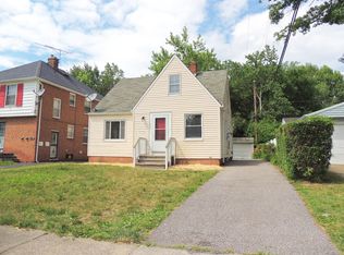 938 Ravine Dr, Cleveland Heights, OH 44112