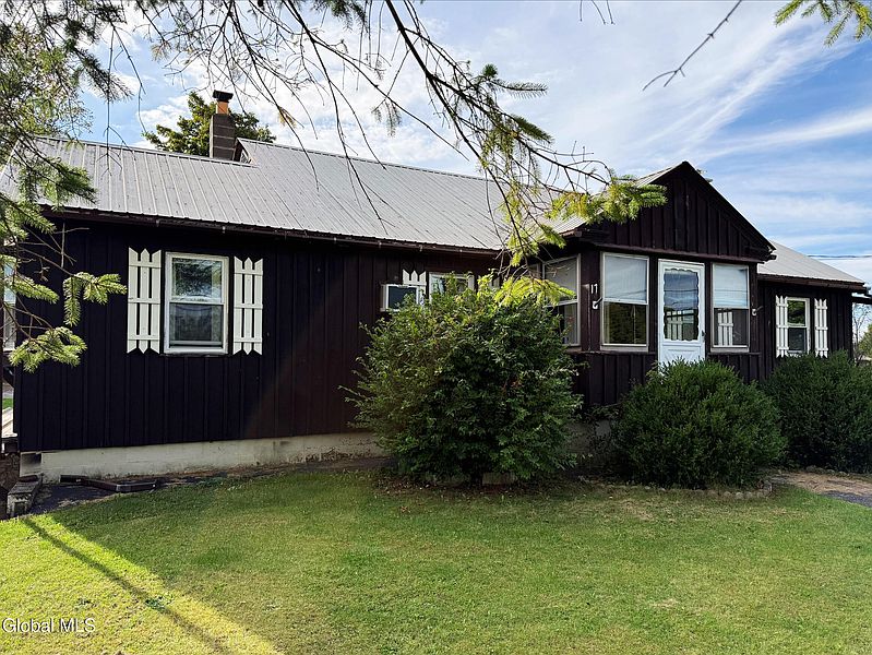 3rd image of 17 Green Barn Road