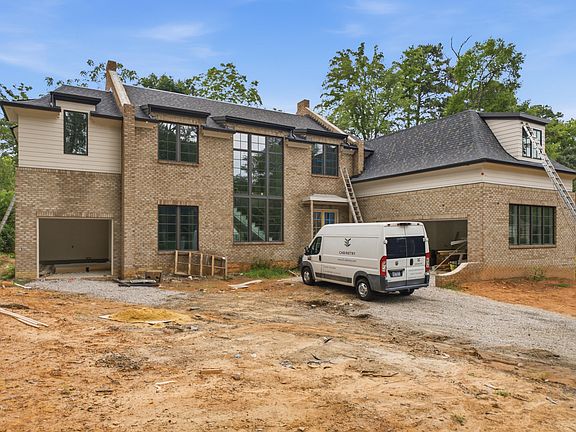 3rd image of 3438 Leonard St