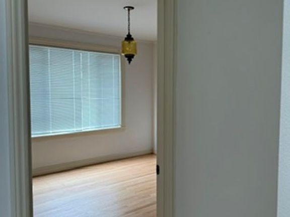 5th image of 1710 27th Ave
