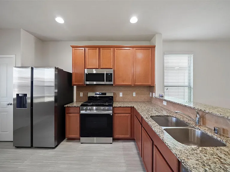 2719 Skyview Long Dr — Photo 12