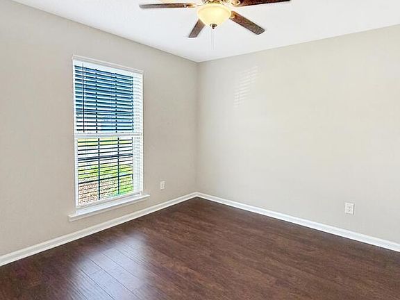 5th image of 4995 Ross Cir