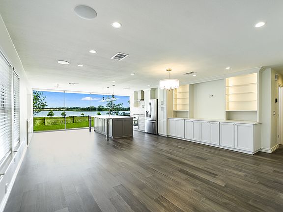 3rd image of 3614 Meadow Park Dr