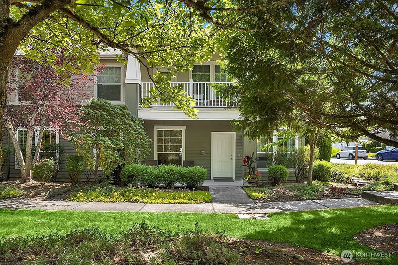 4th image of 22675 NE Alder Crest Drive #102