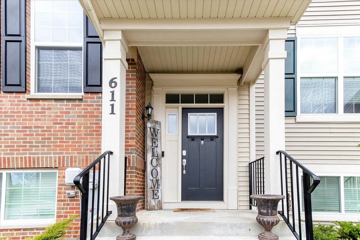 Building Photo - 611 Brook Ct