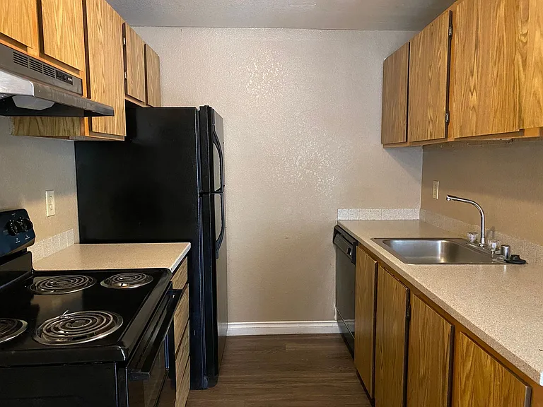 Westwood Apartments — Photo 157