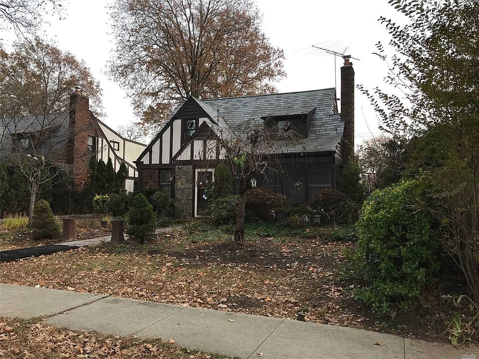 1st image of 90 Meadow St