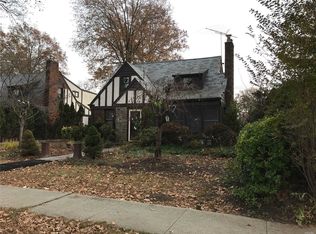 90 Meadow St, Garden City, NY 11530