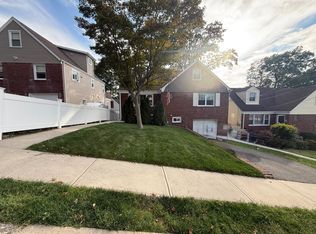 636 Ray Ave, Ridgefield, NJ 07657