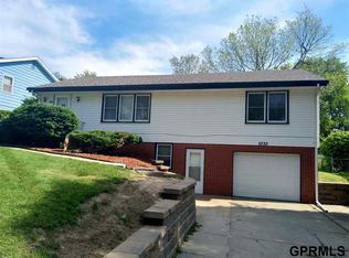 5733 Grand Ave, Omaha, NE 68104