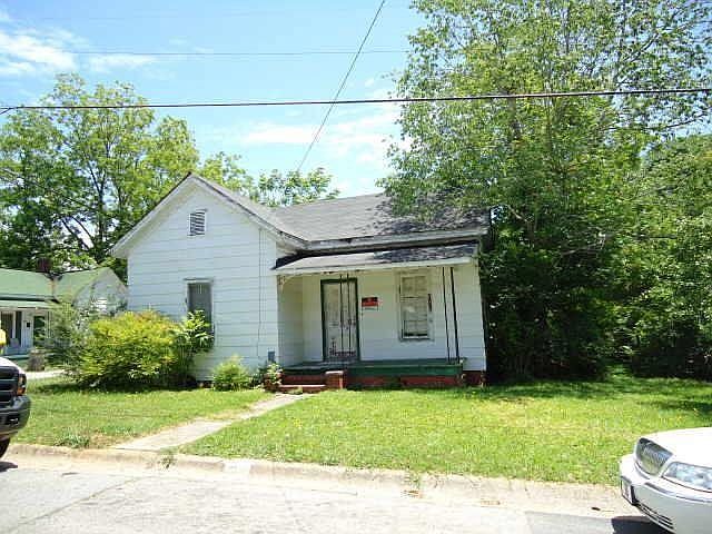 2nd image of 106 Mountville St