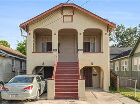 2543 Acacia St, New Orleans, LA