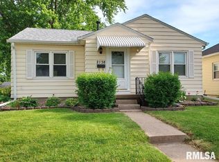 2138 Bellevue Ave, Bettendorf, IA