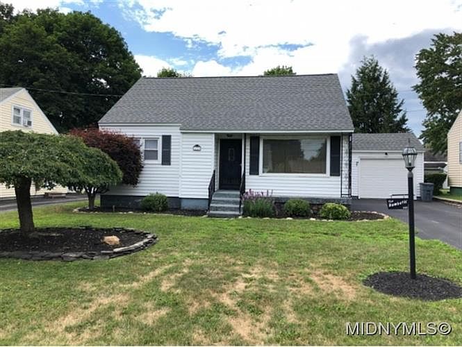 2nd image of 632 Pauline Ave