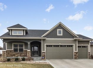8262 Sky View Cir, West Des Moines, IA 50266