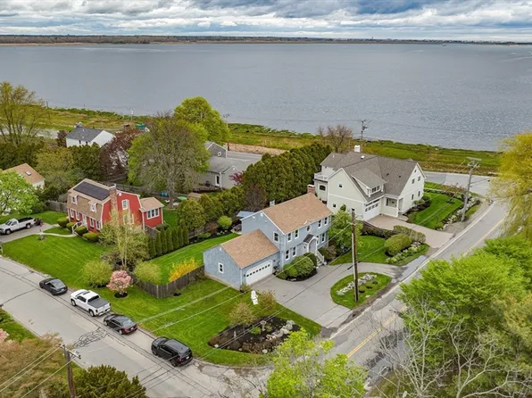 2 Ocean Ave, Newburyport, MA 01950