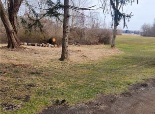 Beach Dr, Fairview, PA 16415