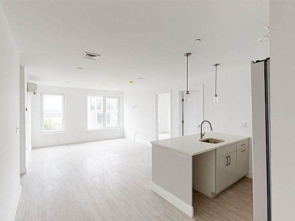 landlord_unit_photo_50589730_5