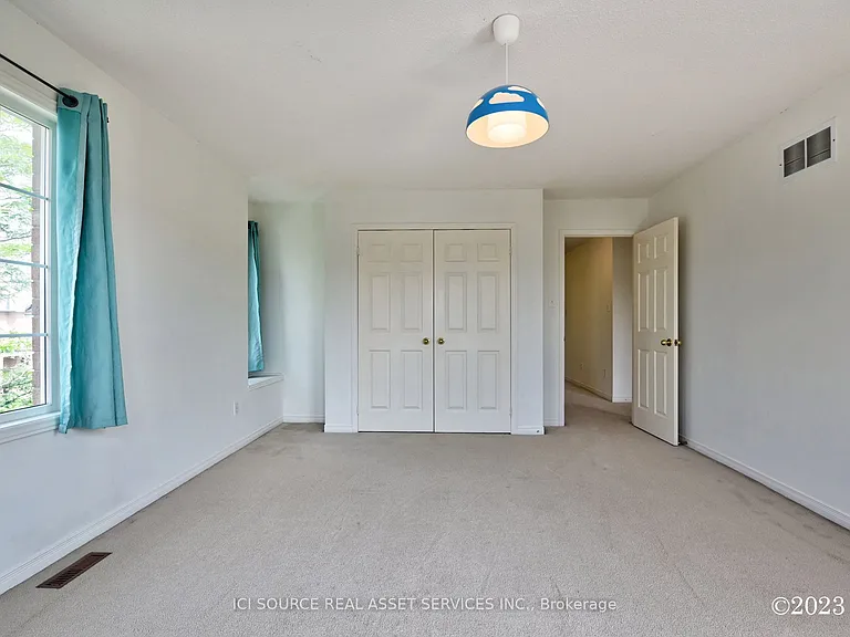2 Waterton Cres — Photo 19