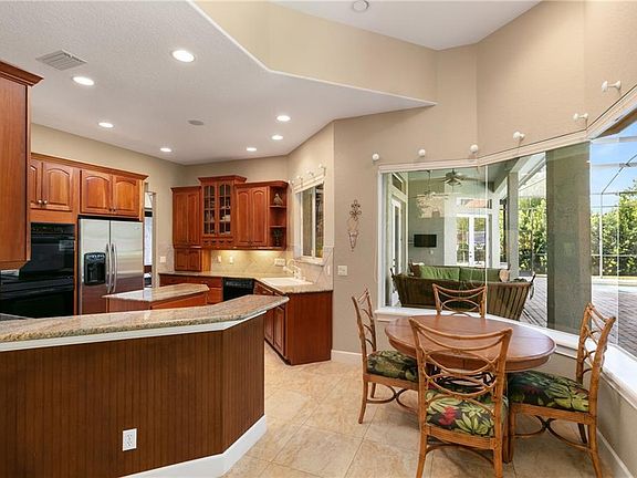 4th image of 10705 Emerald Chase Dr