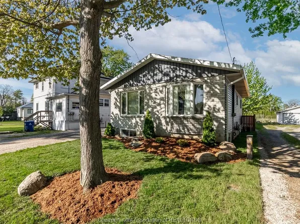 12 Lansdowne Ave, Chatham Kent, ON N7M 4J3