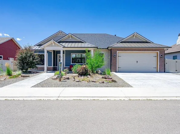 813 Red Apple Rd, Grand Junction, CO 81505