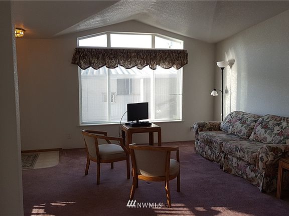 4th image of 1004 NE 72ND Street #27