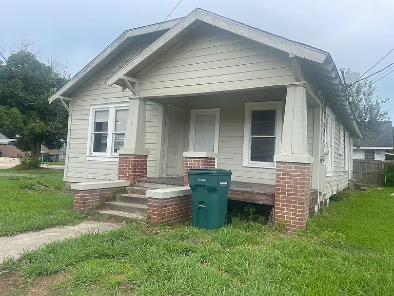 4397 Sullivan St — Photo 4
