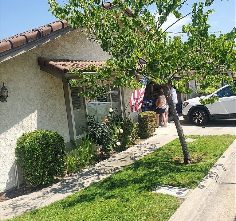 1st image of 114 Oak Forest Cir