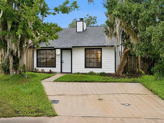 2nd image of 217 Lovell Ln