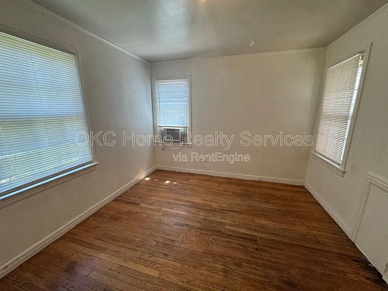 2713 Normandy St — Photo 8