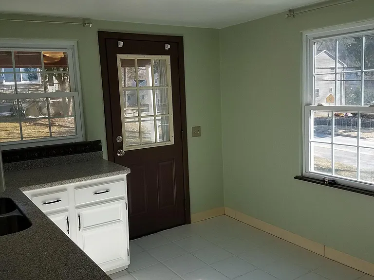 1153 Glenwood Rd — Photo 8