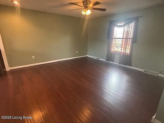 3rd image of 212 Bluegrass Rd