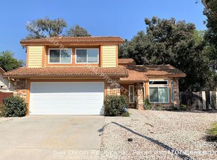 1707 Cameo Dr, Vista, CA 92083
