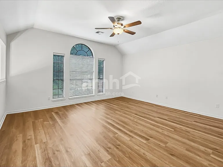 10917 Spruce Dr S — Photo 8