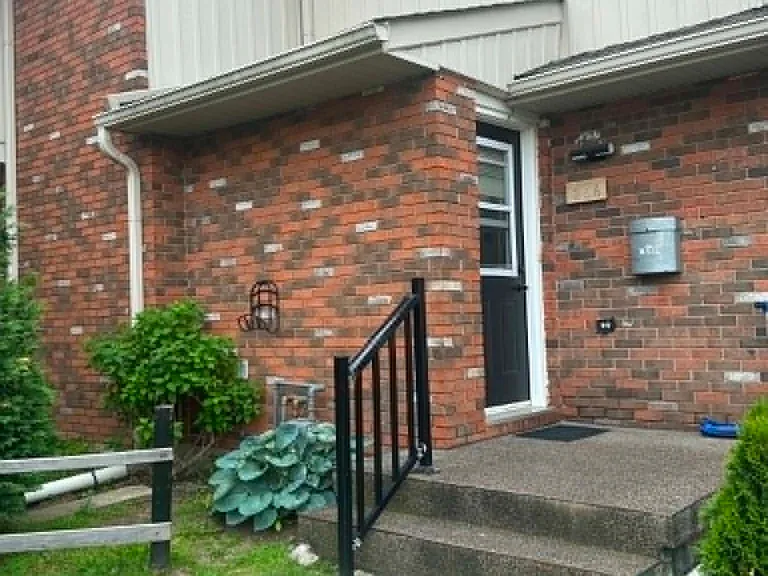 100 Brownleigh Ave #256 — Photo 10