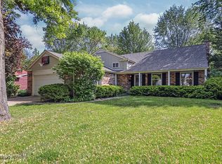 1332 Briarwood Dr, Naperville, IL 60540