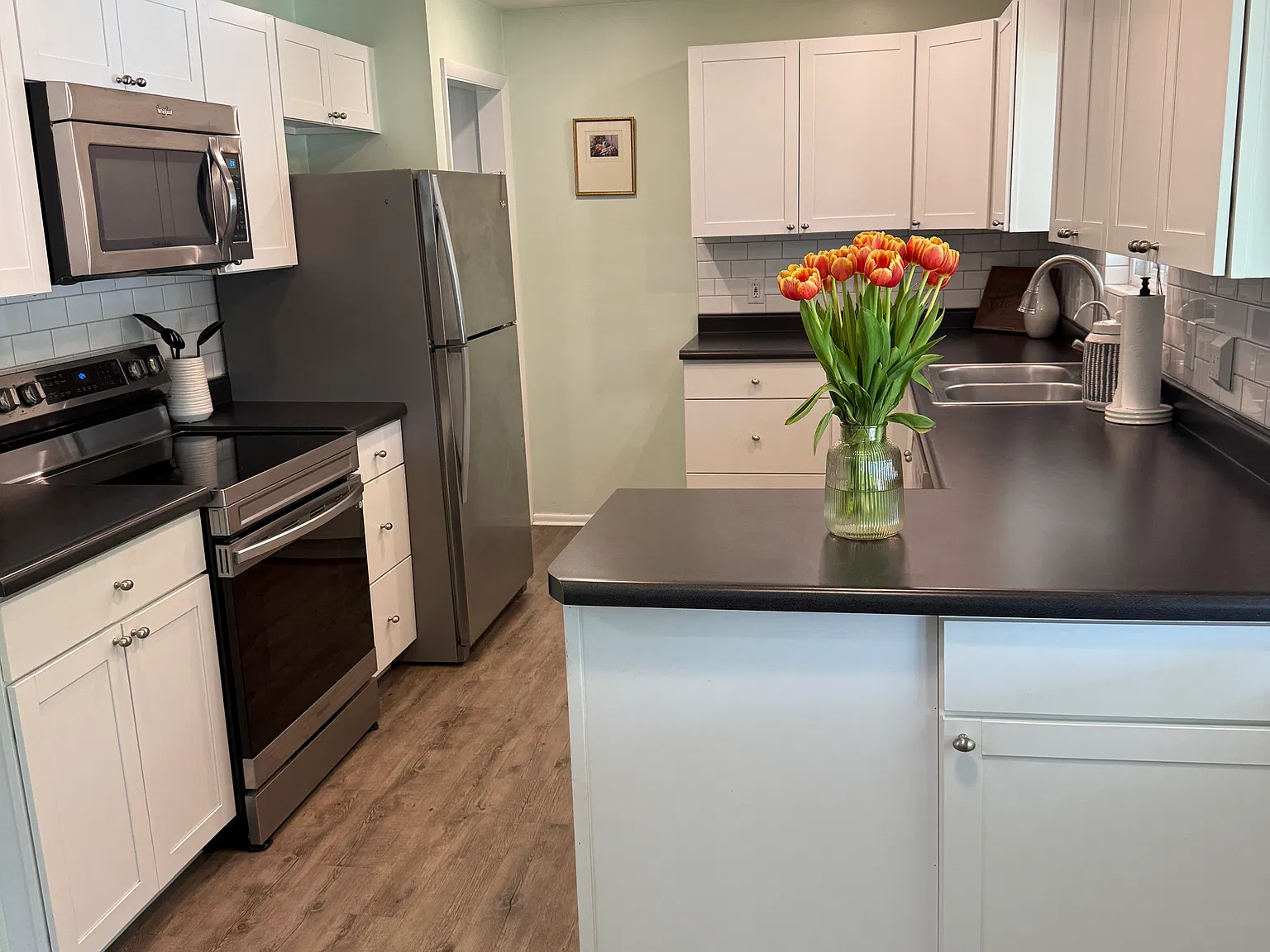3 bed, 1900 sqft, $2,495 — Photo 4