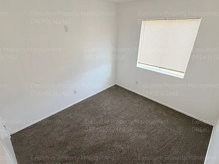 7400 Cross Glade St — Photo 35