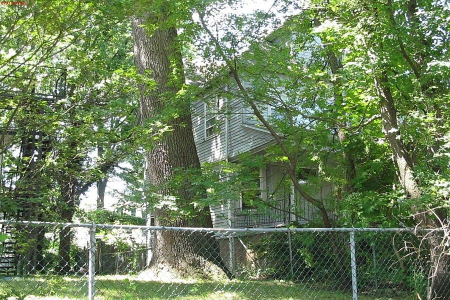2nd image of 89 Chestnut St